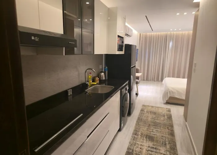 With Pool View In Alhambra Avenue South Apartmanhotel 3*