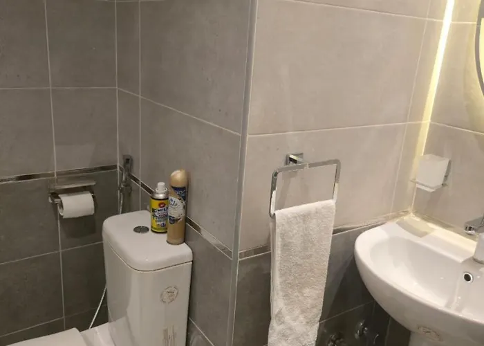 With Pool View In Alhambra Avenue South Apartmanhotel Gurdaka