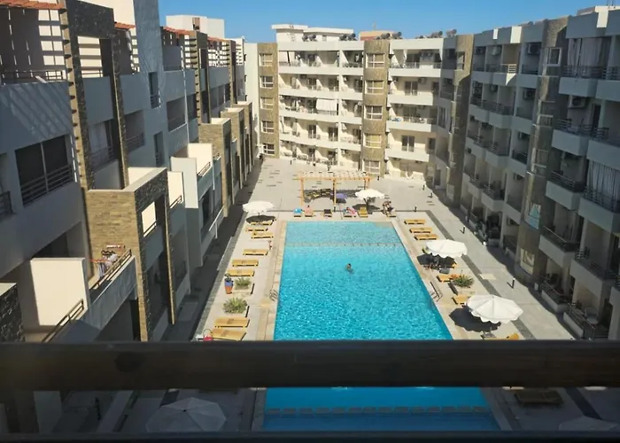 With Pool View In Alhambra Avenue South 3*