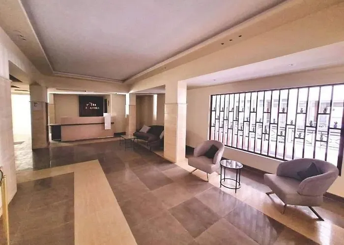 With Pool View In Alhambra Avenue South Aparthotel